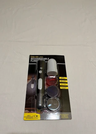 Lampe torche rechargeable, marque: Action, état: Neuf avec étiquette, 4,99 €, 5,94 € Protection acheteurs incluse