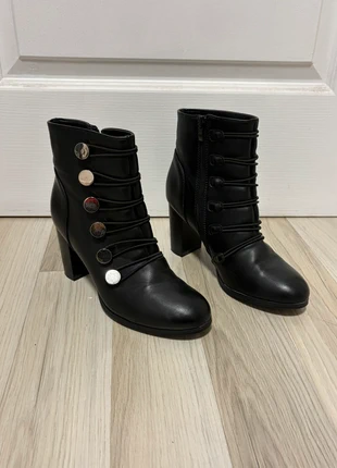 Bottines vintage y2k avant garde, marque: Vintage Dressing, état: Neuf sans étiquette, taille: 38, 14,00 €, 15,40 € Protection acheteurs incluse