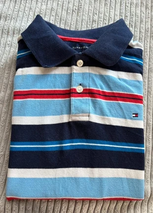 Polo tommy Hilfiger logo brodée taille S en très bon état taille 43, marke: Tommy Hilfiger, zustand: Sehr gut, größe: S, 15,00 €, 16,45 € inklusive Vinted-Käuferschutz