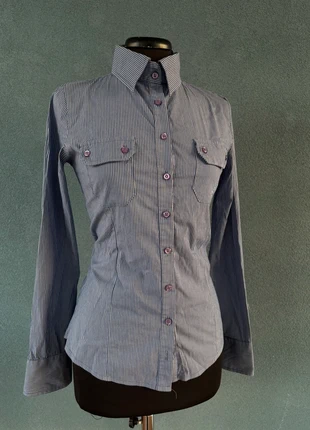 Blue and white striped shirt with a cat and purple buttons, marque: B.weij couture, état: Très bon état, taille: S / 36 / 8, 12,00 €, 13,30 € Protection acheteurs incluse