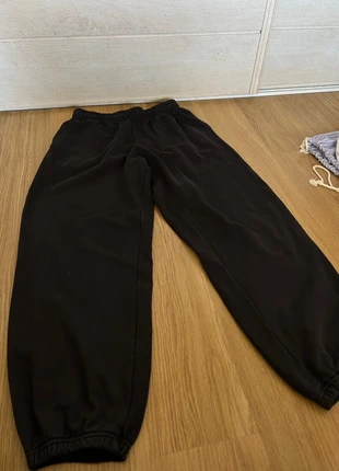 Jogging noir Weekday taille S, marque: Weekday, état: Très bon état, taille: S / 36 / 8, 18,00 €, 19,60 € Protection acheteurs incluse