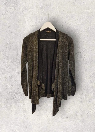 Gilet noir paillettes dorées asymétrique Studio F taille 38, marque: Studio F, état: Très bon état, taille: M / 38 / 10, 15,00 €, 16,45 € Protection acheteurs incluse