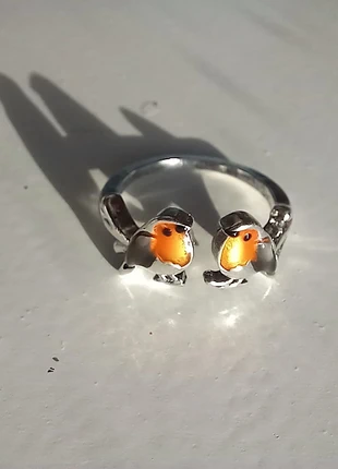 Schattige ring met lieve roodborstjes, zwart/oranje., staat: Nieuw zonder prijskaartje, maat: Aanpasbaar, € 9,50, € 10,68 inclusief Kopersbescherming