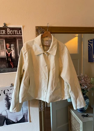 Butter yellow jasje, merk: Primark, staat: Nieuw zonder prijskaartje, maat: XL / 42 / 14, € 7,50, € 8,58 inclusief Kopersbescherming