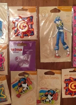 Lot de 10 motifs thermocollants Neufs, brand: loisirs créatifs, condizioni: Nuovo con cartellino, €8.00, €9.10 include la Protezione acquisti