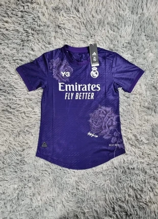 Maillot Real Madrid Third 23/24 Violet Rose Y-3 Yohji Yamamoto XS Femme Authentique, marca: adidas, estado: Nuevo con etiquetas, tamaño: XS / 34 / 6, 200,00 €, 210,70 € Protección al comprador Pro incluida