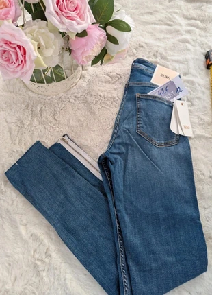 Jeans femme marque Reiko taille W26/36fr couleur bleu, marque: Reiko, état: Très bon état, taille: S / 36 / 8, 19,99 €, 21,69 € Protection acheteurs (Pro) incluse