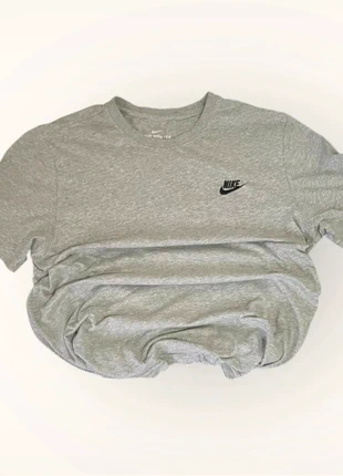Nike T-shirt Grey | Size M, marca: Nike, estado: Muito bom, tamanho: M, €5.00, €5.95 inclui Proteção do Comprador