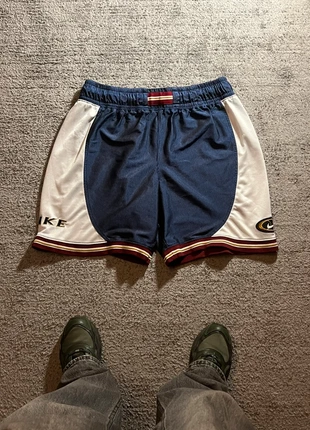 Vintage nike basketball shorts, marke: Nike, zustand: Sehr gut, größe: L, 12,00 €, 13,30 € inklusive Vinted-Käuferschutz