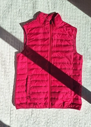 Fuchsia Pink Sleeveless Puffer Vest – Lightweight & Warm, merk: crane, staat: Heel goed, maat: M / 38 / 10, € 8,00, € 9,10 inclusief Kopersbescherming