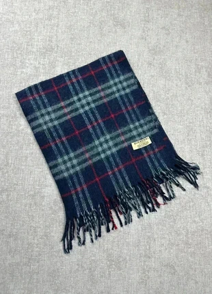 Écharpe Burberry bleu marine, marke: Burberry, zustand: Sehr gut, 50,00 €, 53,20 € beinhaltet Vinted-Käuferschutz Pro