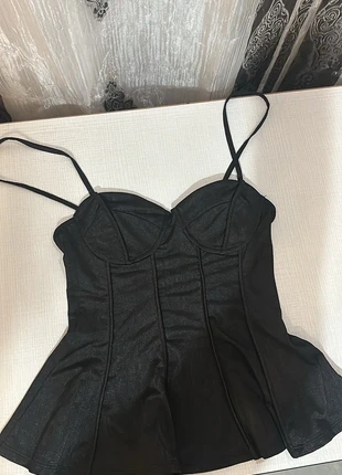 Haut corset H&M, marque: H&M, état: Neuf sans étiquette, taille: XS / 34 / 6, 7,00 €, 8,05 € Protection acheteurs incluse