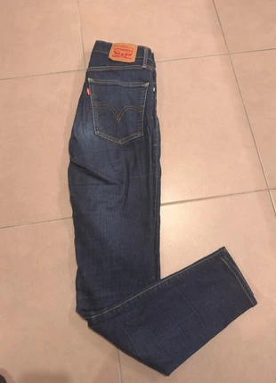 Jeans levis femme taille haute taille 36-38, brand: Levi's, condizioni: Ottime, taglia: M / IT 42 / EU 38, €22.00, €23.80 include la Protezione acquisti