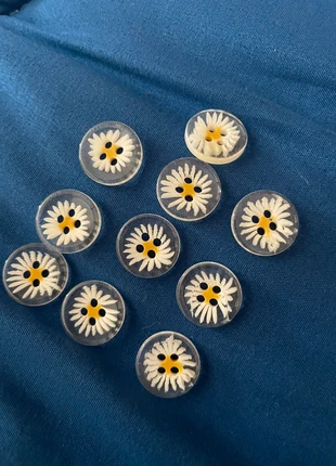 Lot 10 boutons marguerite, brand: Couture, condition: Very good, €3.00, €3.85 includes Buyer Protection