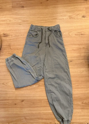 pantalones bershka grises jogger, marca: Bershka, estado: Novo sem etiquetas, tamanho: M / 38 / 10, €8.00, €9.10 inclui Proteção do Comprador