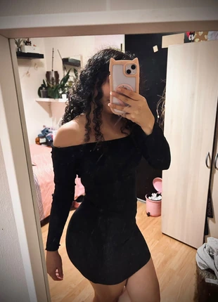 Vestido negro, marke: Bershka, zustand: Neu, größe: S / 36 / 8, 8,00 €, 9,10 € inklusive Vinted-Käuferschutz