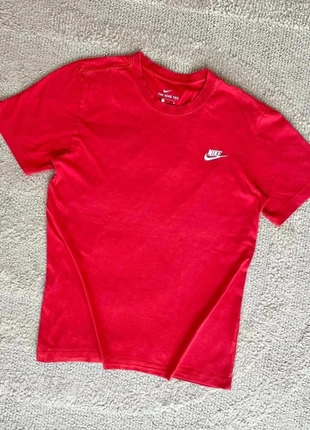 T-Shirt Nike Sportswear The Nike TEE rouge logo brodé coupe droite crew neck - taille S - 100% coton, marque: Nike, état: Très bon état, taille: S, 7,90 €, 9,00 € Protection acheteurs incluse