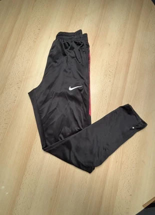 Jogging noir Nike PSG / logo brodé et floqués / taille L homme, brand: Nike, condition: Very good, size: L, €15.00, €16.45 includes Buyer Protection