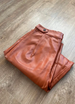 Pantalone ecopelle benetton, marque: Benetton, état: Très bon état, taille: XS / 34 / 6, 17,99 €, 19,59 € Protection acheteurs incluse