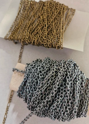 Two chains, ( no6), marque: casa sara, état: Neuf sans étiquette, 7,00 €, 8,05 € Protection acheteurs incluse