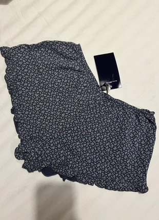 Pantaloncini blu con fiori bianchi Brandy Melville, marque: Brandy Melville, état: Neuf avec étiquette, taille: XS / 34 / 6, 18,00 €, 19,60 € Protection acheteurs incluse