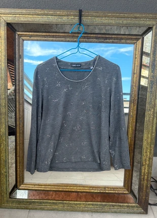 Camiseta gris con brillos, marca: Carmen Oleart, estado: Bom, tamanho: XL / 42 / 14, €8.00, €9.10 inclui Proteção do Comprador