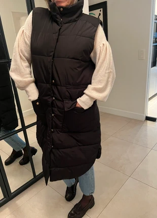 Tijdloze, comfortabele en modieuze bodywarmer, merk: MSCH Copenhagen, staat: Heel goed, maat: M / 38 / 10, € 42,00, € 44,80 inclusief Kopersbescherming