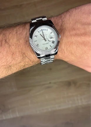 Montre de luxe style moderne, cadran blanc en acier, état: Neuf avec étiquette, taille: 39–42 mm, 99,00 €, 104,65 € Protection acheteurs incluse