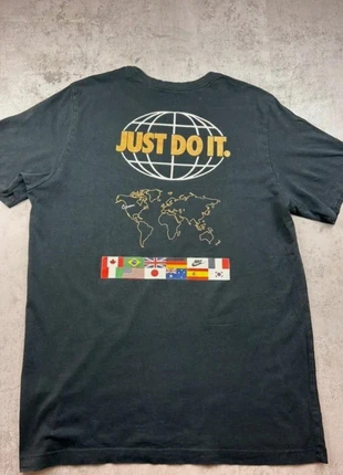 T-shirt Nike Just do it world Taille L Homme Noir, marque: Nike, état: Très bon état, taille: L, 12,50 €, 13,83 € Protection acheteurs incluse