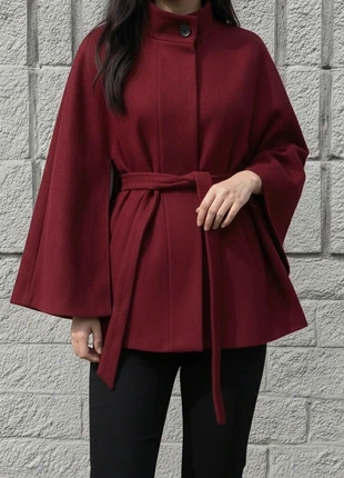 Cape manteau bordeaux ceinturée col montant, marque: Marency, état: Très bon état, taille: S / 36 / 8, 39,90 €, 42,60 € Protection acheteurs (Pro) incluse