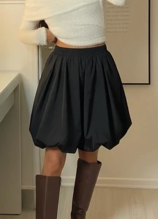 Jupe noire bouffante effet ballon, taille élastique et volume élégant taille M, brand: Shorty, condition: Very good, size: M / 38 / 10, €46.90, €49.95 includes Buyer Protection Pro
