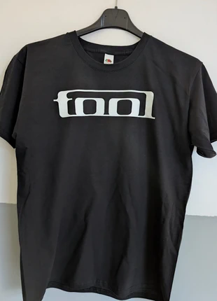 T-shirt nera | Tool | logo, zustand: Sehr gut, größe: L, 13,00 €, 14,35 € beinhaltet Vinted-Käuferschutz Pro