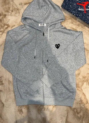 Comme des Garçons Play Hoodie 🖤 | Grey Zip-Up L, marca: Play, estado: Novo sem etiquetas, tamanho: XL, €55.00, €58.45 inclui Proteção do Comprador