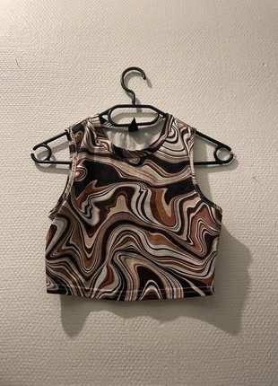 Crop top motif marbré XS – Style tendance années 70, merk: Shein, staat: Heel goed, maat: XS / 34 / 6, € 2,00, € 2,80 inclusief Kopersbescherming