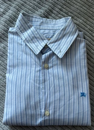 Chemise burberry en très bon état taille XS chemise 31, marque: Burberry, état: Très bon état, taille: XS, 30,00 €, 32,20 € Protection acheteurs incluse