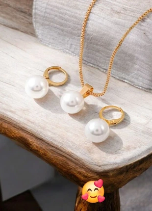 Collana con Orecchinis dorato elegante 💥📌, état: Très bon état, 6,00 €, 7,00 € Protection acheteurs incluse