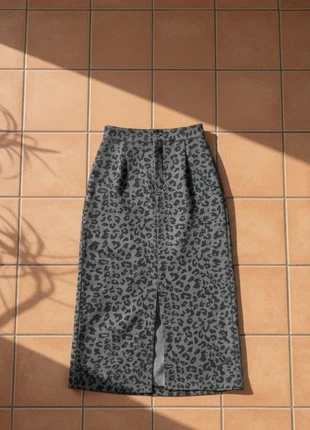 Jupe léopard velours côtelé fendue – taille M – style chic décontracté, brand: eloria, condition: Very good, size: M / 38 / 10, €39.99, €42.69 includes Buyer Protection Pro