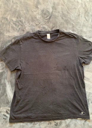 t-shirt decatlhon taille XL homme tres bon état, marke: Decathlon, zustand: Sehr gut, größe: XL, 3,00 €, 3,85 € inklusive Vinted-Käuferschutz