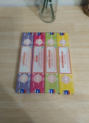 Lote de 4 cajas de incienso, merk: Satya, staat: Nieuw met prijskaartje, € 4,00, € 4,90 inclusief Kopersbescherming