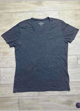 T-shirt Tommy Hilfiger col en V / gris / XL, brand: Tommy Hilfiger, condizioni: Ottime, taglia: XL, €15.00, €16.45 include la Protezione acquisti