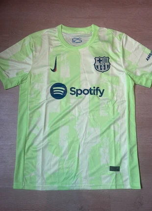 Maillot de foot Barcelone, marque: Nike, état: Neuf avec étiquette, taille: M, 18,00 €, 19,60 € Protection acheteurs incluse