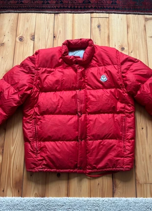 Moncler Vintage Donsjas Rood Maat 3 (L) Authentie, Afneembare mouwen, merk: Moncler, staat: Goed, maat: L, € 235,00, € 247,45 inclusief Kopersbescherming