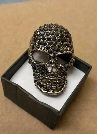 Crystal set skull brooch, condition: Very good, £2.35, £3.17 includes Buyer Protection