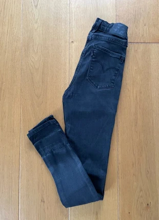Jean Lévis 711 Skinny noir, marke: Levi's, zustand: Gut, größe: XXS / 32 / 4, 9,00 €, 10,15 € beinhaltet Vinted-Käuferschutz Pro