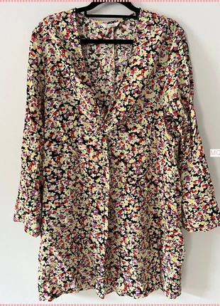 H&M colourful midi dress flowers size L 40 long sleeves viscose, merk: H&M, staat: Heel goed, maat: L / 40 / 12, € 5,00, € 5,95 inclusief Kopersbescherming