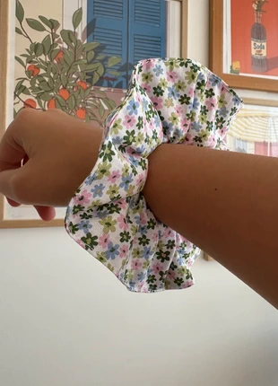 Chouchou en tissu fleuri rose et vert / Scrunchie, brand: Fait Main, condition: New with tags, €3.99, €4.89 includes Buyer Protection