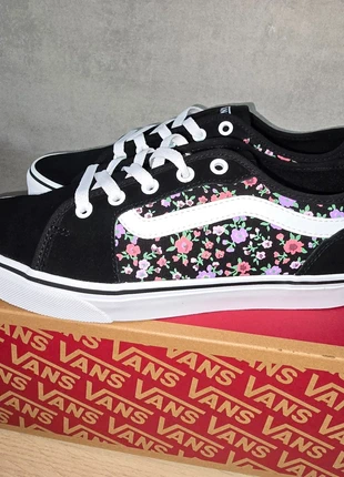 Magnifiques Vans nouvelle co 2025 noir fleurs vintage liberty baroques Modèle rare 37, brand: Vans, condition: New with tags, size: 37, €65.00, €68.95 includes Buyer Protection Pro