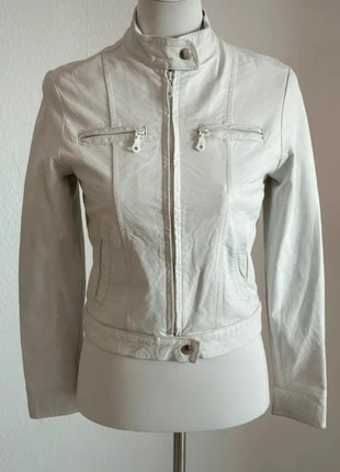 Veste zip crop cuir blanc cintrée fairy biker y2k, marque: Vintage Dressing, état: Très bon état, taille: XS / 34 / 6, 35,90 €, 38,40 € Protection acheteurs (Pro) incluse
