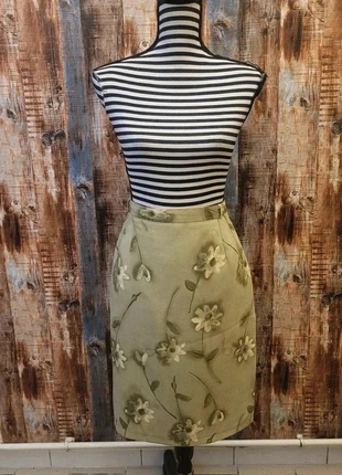 Jupe droite vert amande à fleurs brodées – Taille 46 – Élégante et printanière, brand: Belle, condition: Very good, size: XXXL / 46 / 18, €11.99, €13.29 includes Buyer Protection