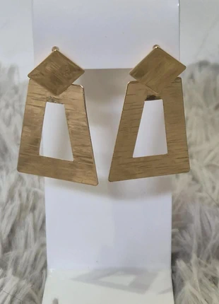 Boucles d’oreilles géométriques dorées – Style moderne et chic – NEUVES, marque: Tendance, état: Neuf sans étiquette, 5,99 €, 6,99 € Protection acheteurs incluse